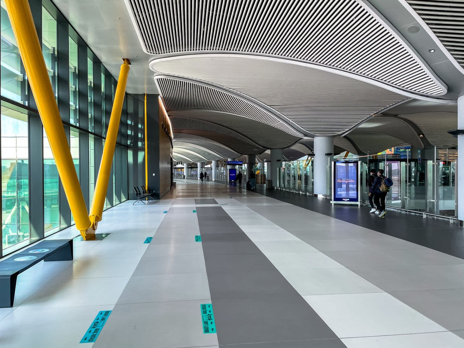 Istanbul Airport to Airport (IST to SAW) & Layover Guide 2026