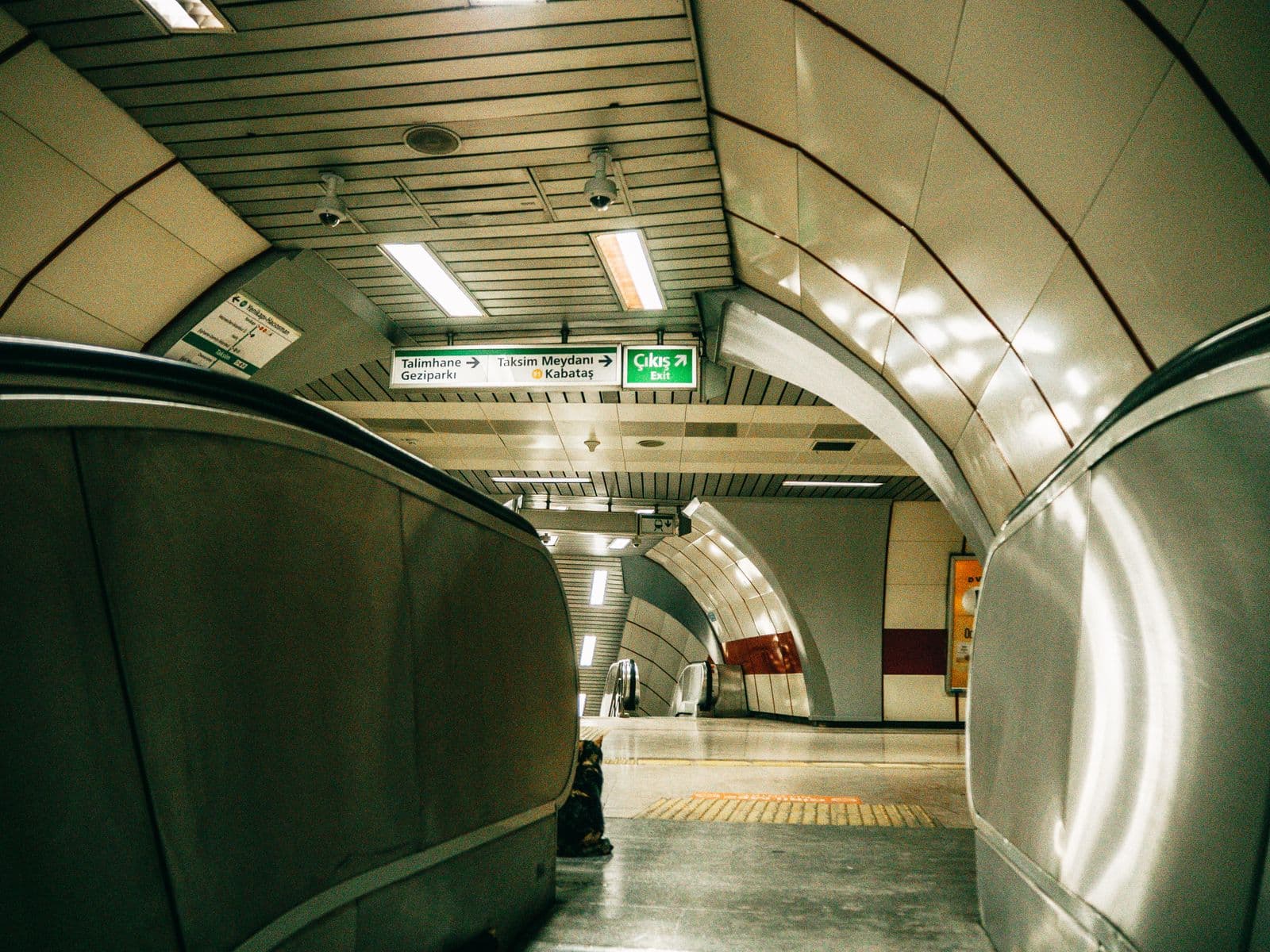 IST Airport to Sultanahmet by Metro: 2026 Route & Fares