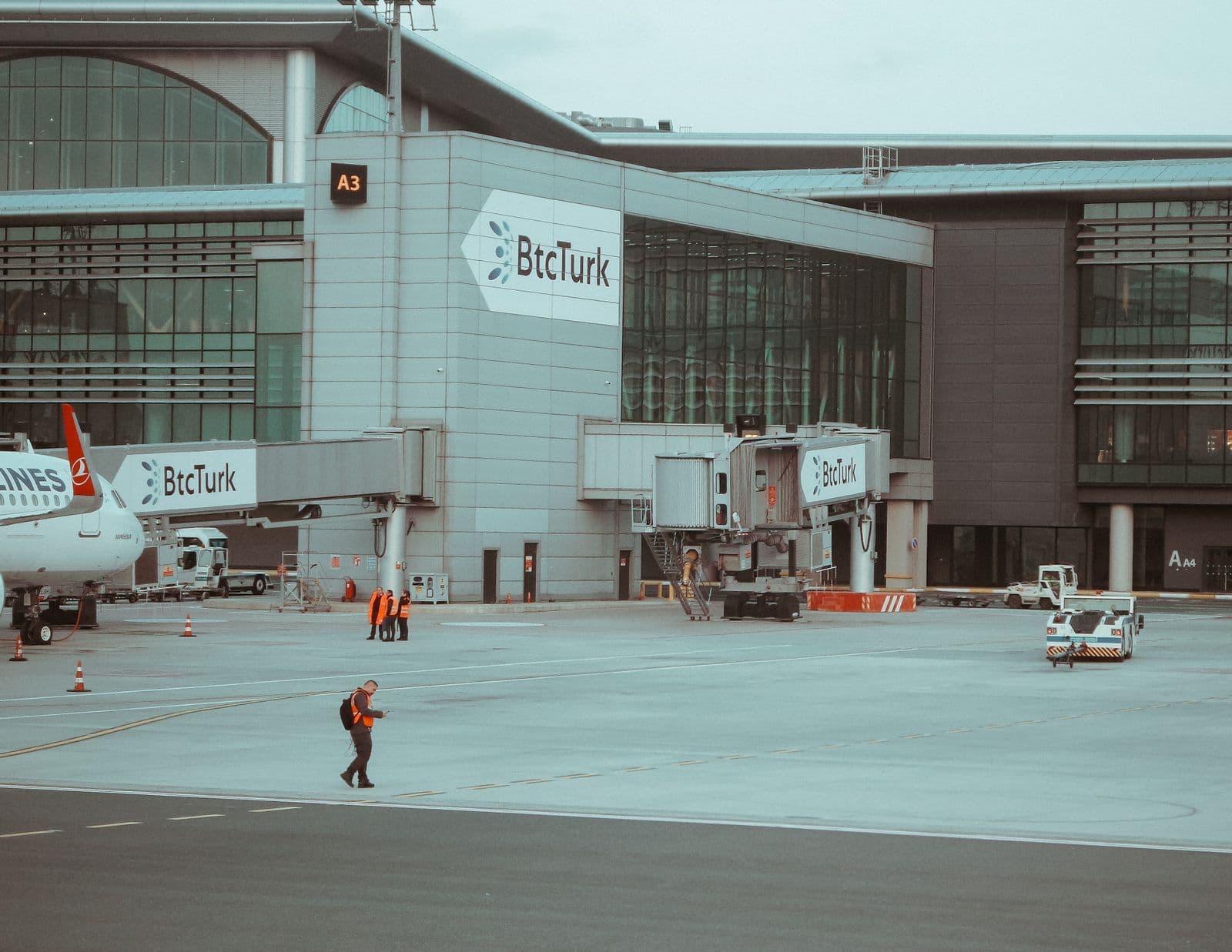 HAVAİST Istanbul Airport (IST) Buses 2026: Routes, Stops, Schedule & Fares