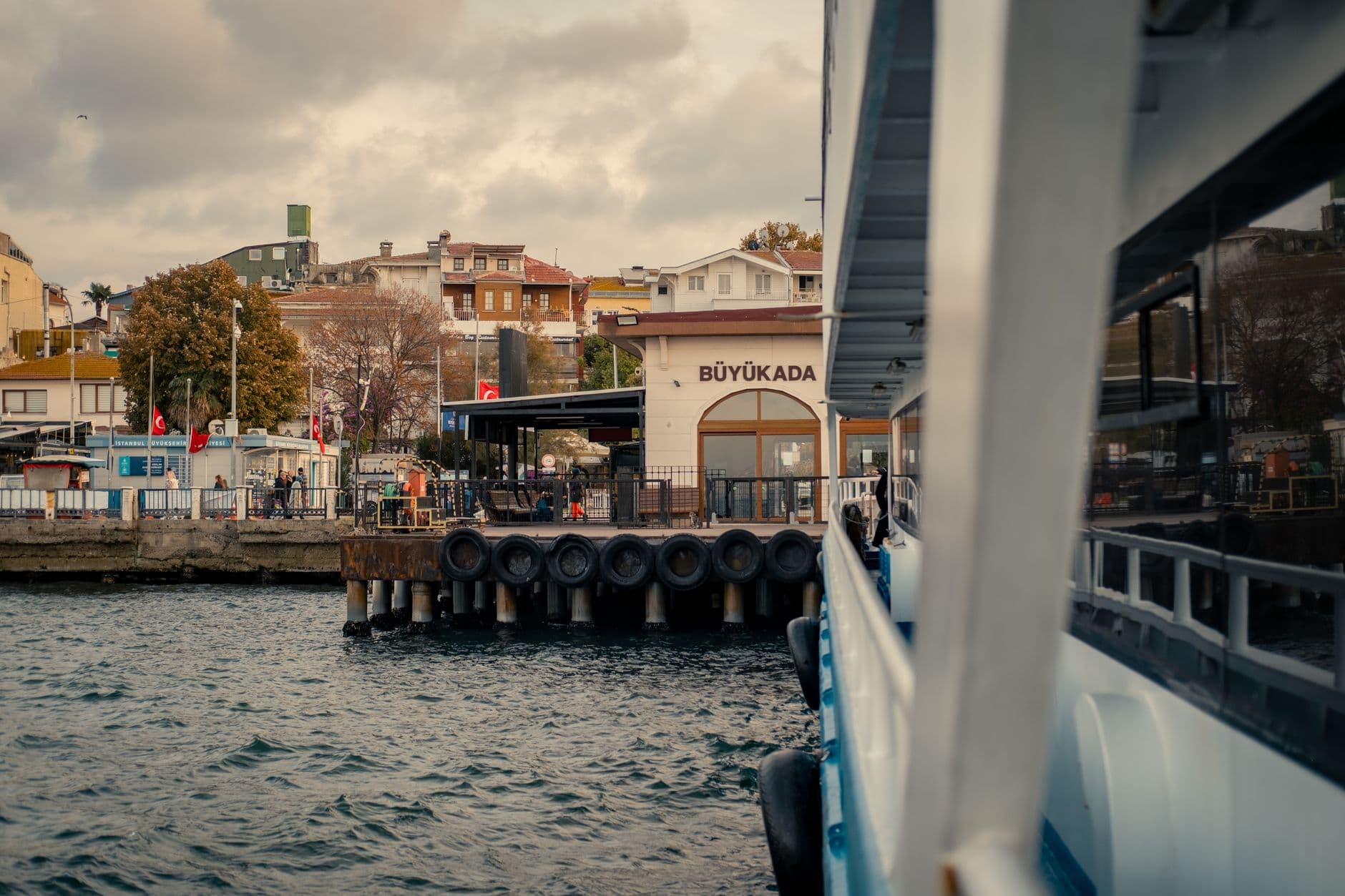 Aeroportos de Istambul para as Ilhas dos Príncipes (Adalar) em 2026: Ferries, Cais e Horários