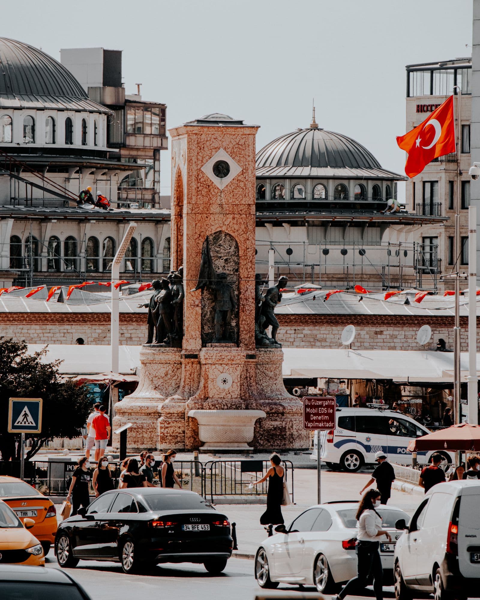 Istanbul Airport (IST) to Taksim in 2026: Metro, HAVAİST Bus, Taxi & Transfer Compared